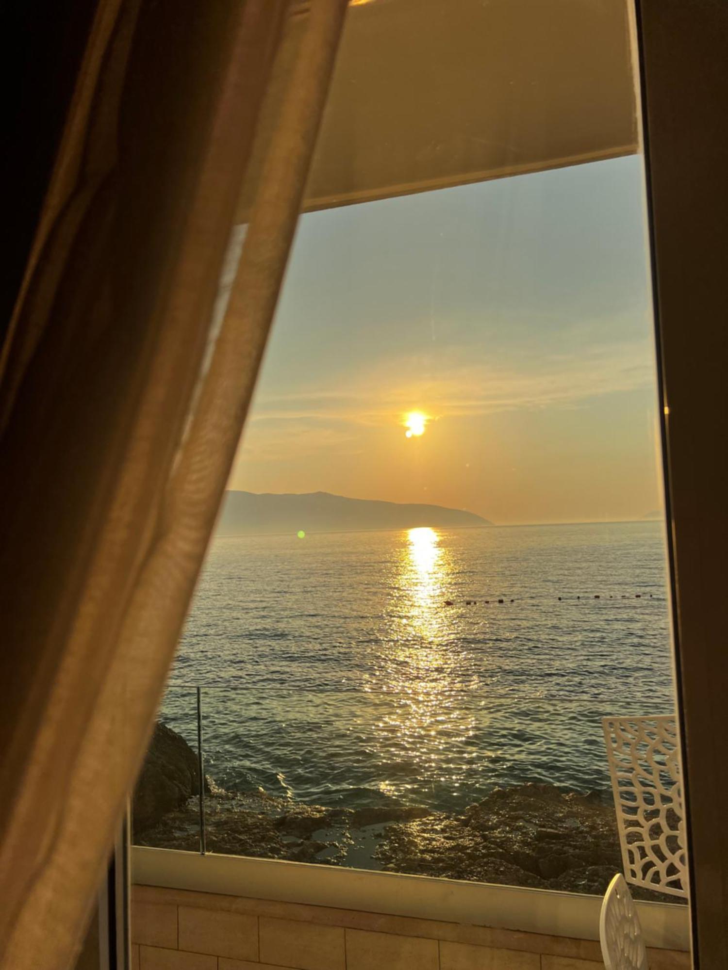 Hotel Kristera Vlorë Exterior foto