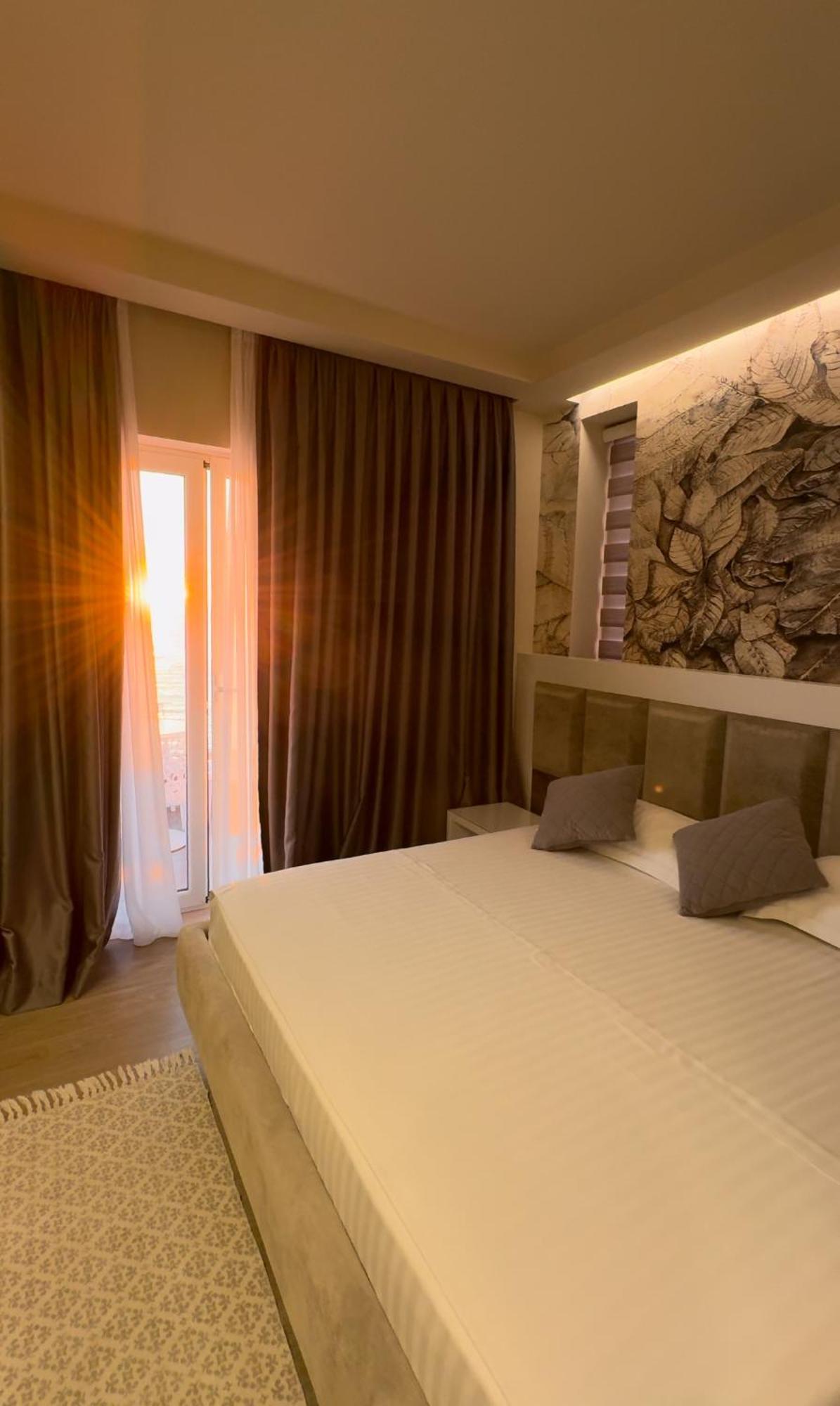 Hotel Kristera Vlorë Exterior foto
